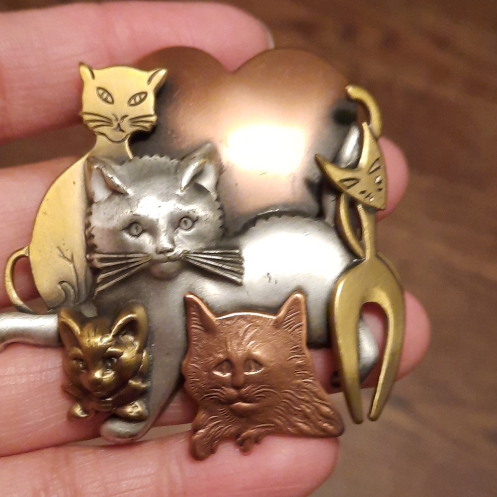 Cat lover wearable jewelery